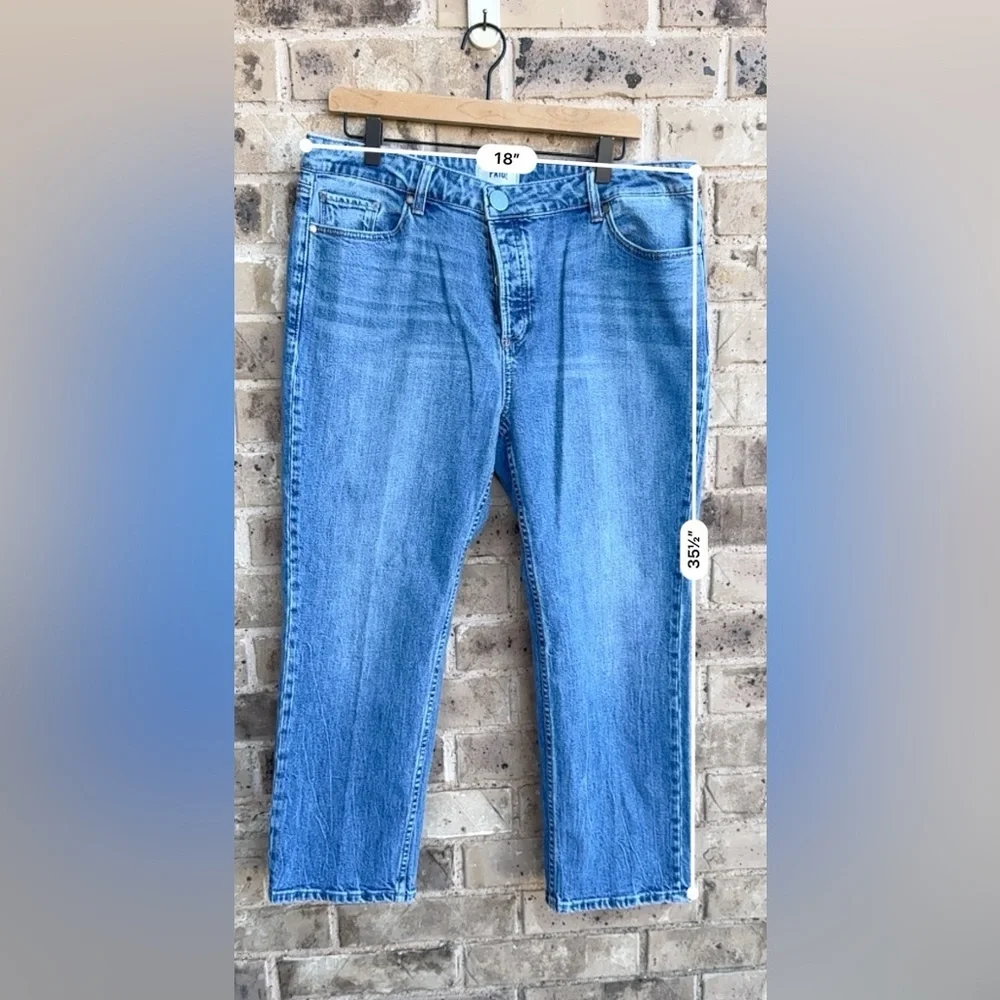 PAIGE Noella Classic Blue Jeans size 32